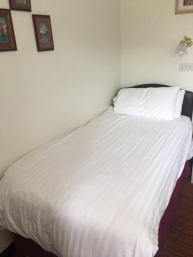 Winston Manor Guesthouse Rooms Churchill  Kültér fotó